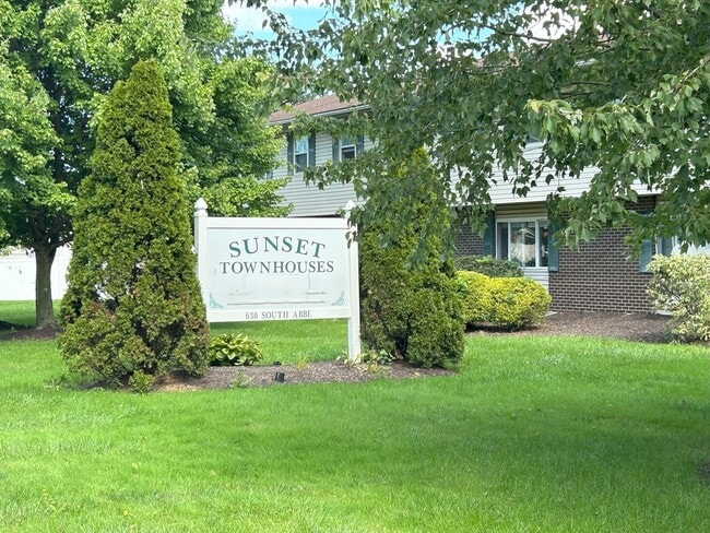 630 Abbe Rd S in Elyria, OH - Building Photo - Building Photo