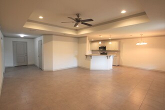6317 Villa Rosa Way in Tyler, TX - Foto de edificio - Building Photo