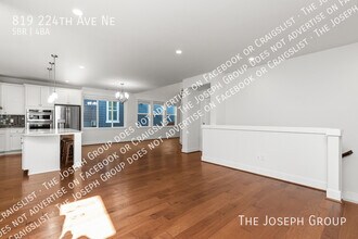 819 224th Ave NE in Sammamish, WA - Building Photo - Building Photo