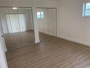 4121 Stirling Rd, Unit 401 in Davie, FL - Foto de edificio - Building Photo