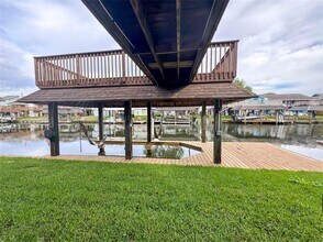 1031 Redfish St in Bayou Vista, TX - Building Photo - Building Photo