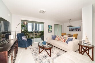 17145 N Bay Rd in Sunny Isles Beach, FL - Building Photo - Building Photo