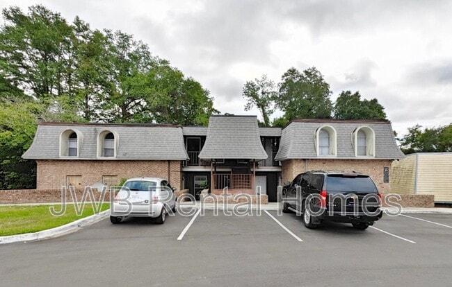 property at 7201 Arlington Expy