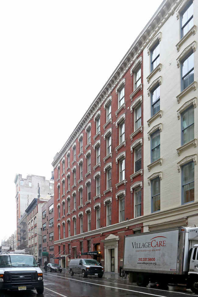 Chelsea 121 in New York, NY - Building Photo - Building Photo