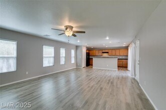 3617 Austell St in Las Vegas, NV - Foto de edificio - Building Photo