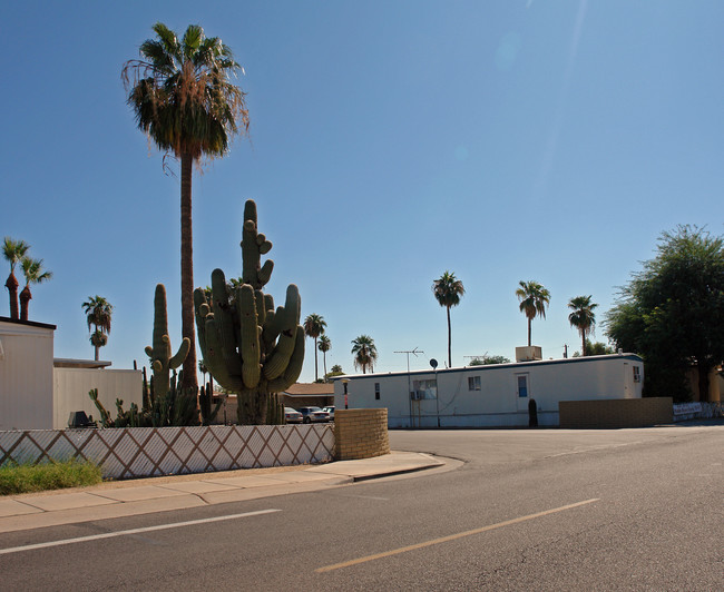 The Phoenix Scottsdale Mobile Home Park in Phoenix, AZ - Building Photo - Building Photo