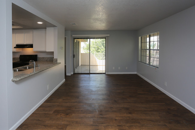 Owen Village Apartments in Buena Park, CA - Building Photo - Interior Photo