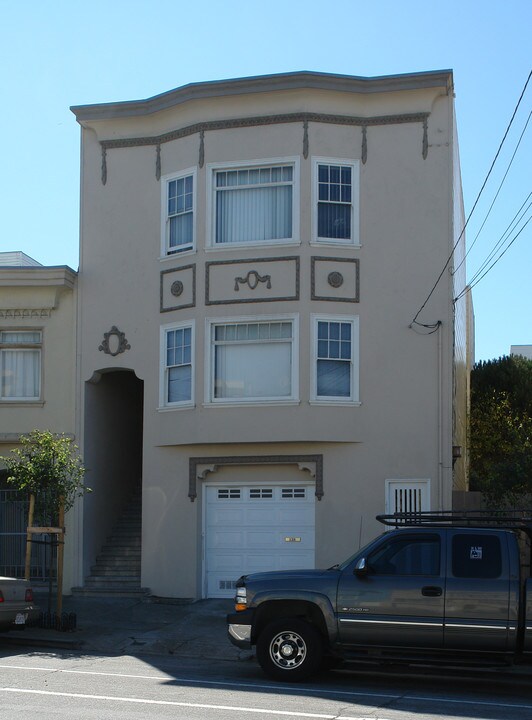 2033-2035 Cabrillo St in San Francisco, CA - Building Photo