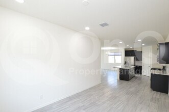 9114 S 167th Dr in Goodyear, AZ - Building Photo - Building Photo