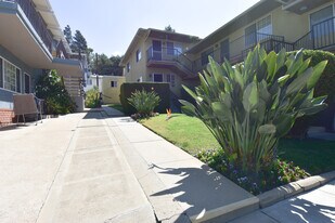 1570 N Verdugo Rd, Unit Verdugo APT in Glendale, CA - Building Photo