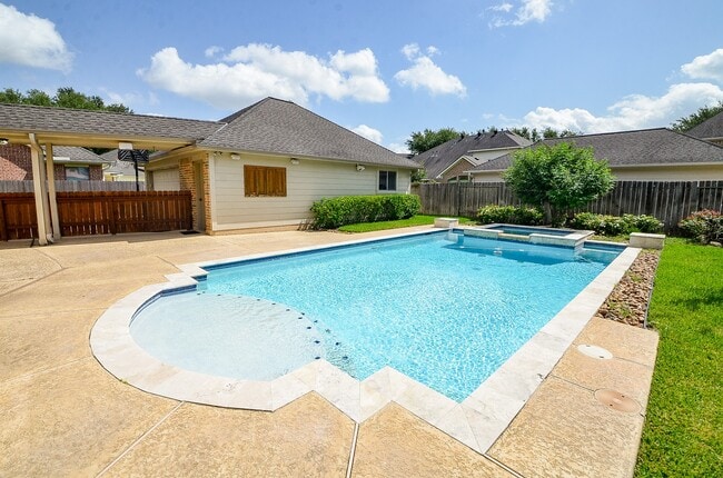 property at 5615 Bent Arbor Ln
