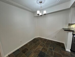 855 Augusta Dr in Houston, TX - Building Photo - Building Photo