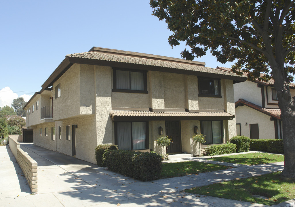 26 N El Molino St in Alhambra, CA - Building Photo