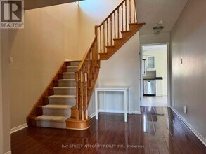 4255 Wakefield Crescent in Mississauga, ON - Building Photo - Building Photo