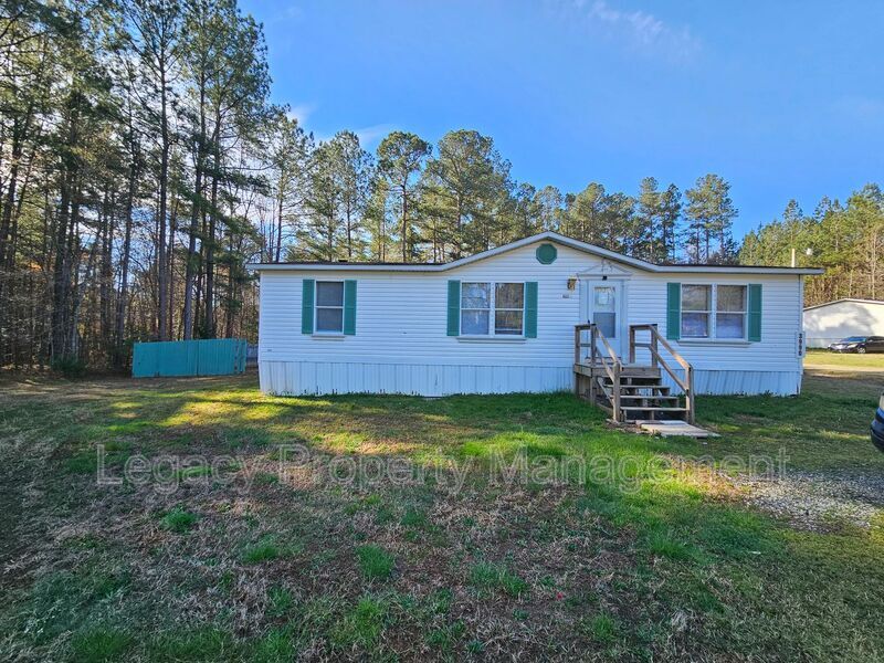 3990 Barlow Dr in Haw River, NC - Building Photo