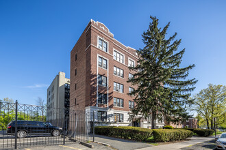 Union Square Apartments in Irvington, NJ - Foto de edificio - Building Photo