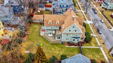 10 Upland Ave, Unit 3 in Boston, MA - Foto de edificio - Building Photo