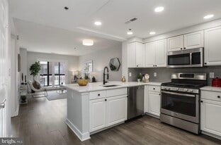 1045 N Utah St, Unit 703 in Arlington, VA - Building Photo
