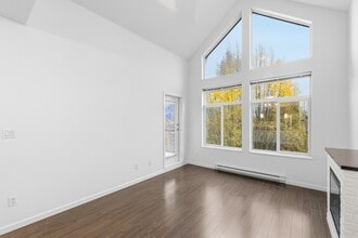 15388-15101 101 Ave in Surrey, BC - Building Photo - Building Photo