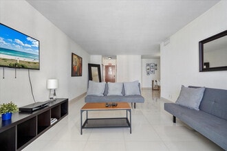 3801 S Ocean Dr in Hollywood, FL - Building Photo - Building Photo