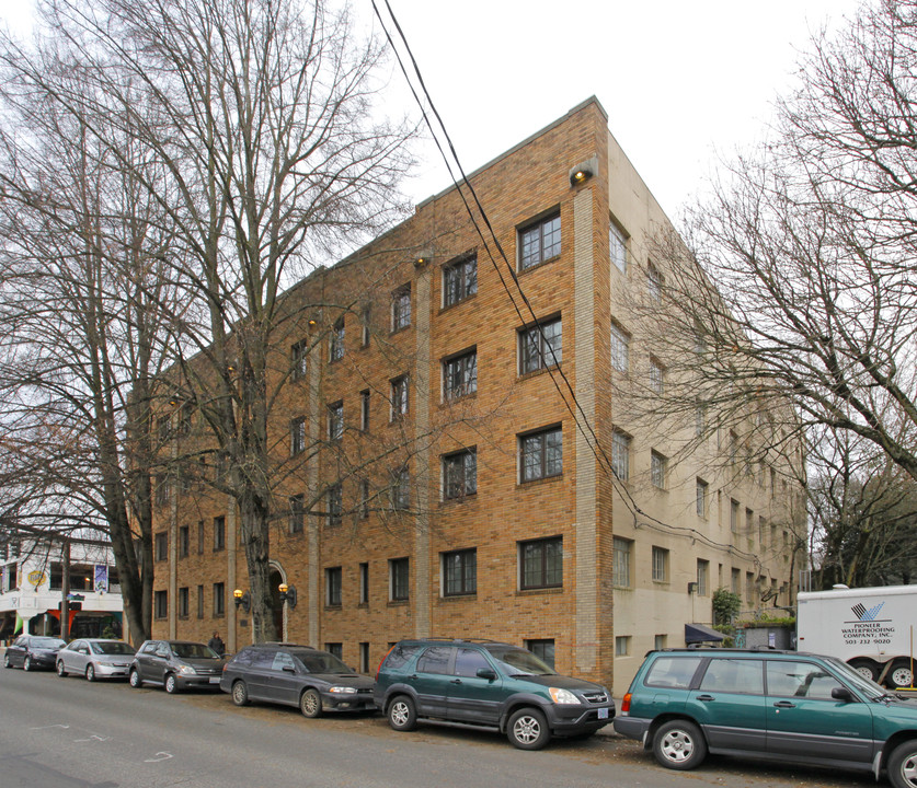 Metropolitan Apartments in Portland, OR - Building Photo