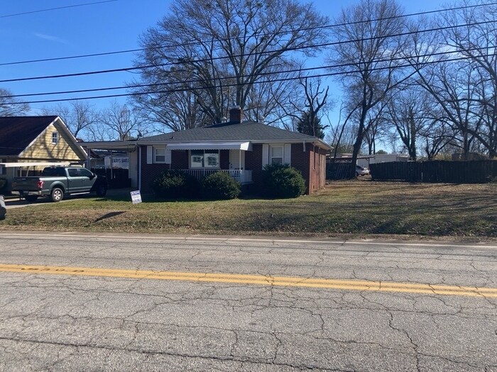 2309 Old Easley Bridge Rd in Greenville, SC - Building Photo