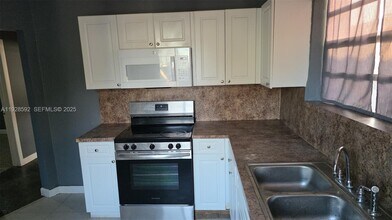 3300 NW 23rd Ave in Miami, FL - Building Photo - Building Photo