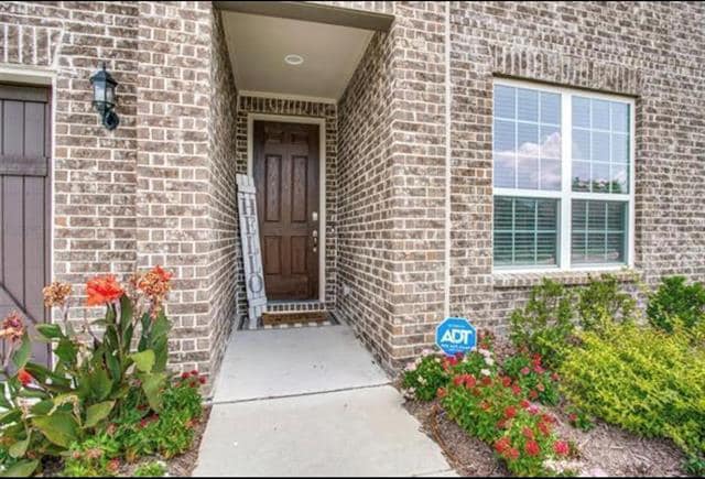 property at 3824 Horseshoe Trail