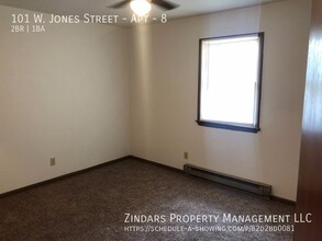 101 W Jones St in Milford, IL - Building Photo - Building Photo