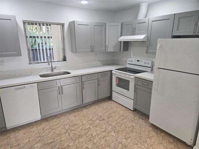 2222 Garfield St in Hollywood, FL - Building Photo - Building Photo