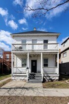 839 N Broadway St in Joliet, IL - Building Photo