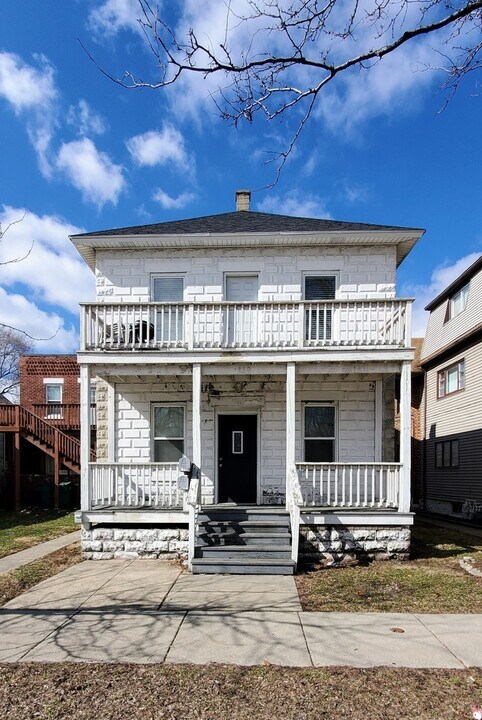 839 N Broadway St in Joliet, IL - Foto de edificio