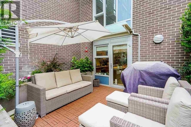 property at 532 W 7th Ave