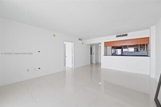 1800 N Bayshore Dr, Unit 3506 in Miami, FL - Building Photo - Building Photo