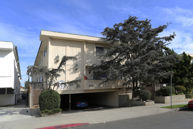 1806 CORINTH AV in Los Angeles, CA - Building Photo - Building Photo