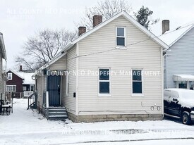 3400 E 52nd St in Cleveland, OH - Building Photo