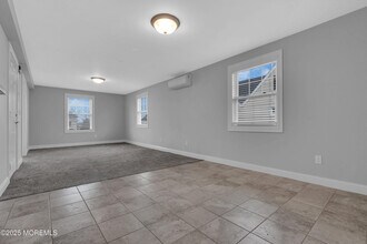 223 Maple Ave in Red Bank, NJ - Building Photo - Building Photo