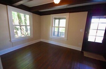 7 Oakland Ave in Warwick, NY - Building Photo - Building Photo