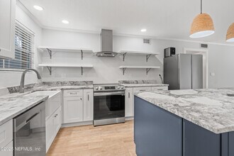 22 Comares Ave in St. Augustine, FL - Building Photo - Building Photo