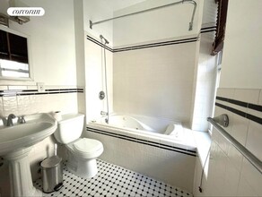 361 W 52nd St in New York, NY - Building Photo - Building Photo