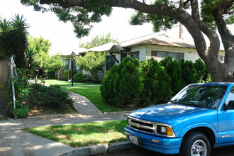 313 W Valencia Ave in Burbank, CA - Foto de edificio - Building Photo