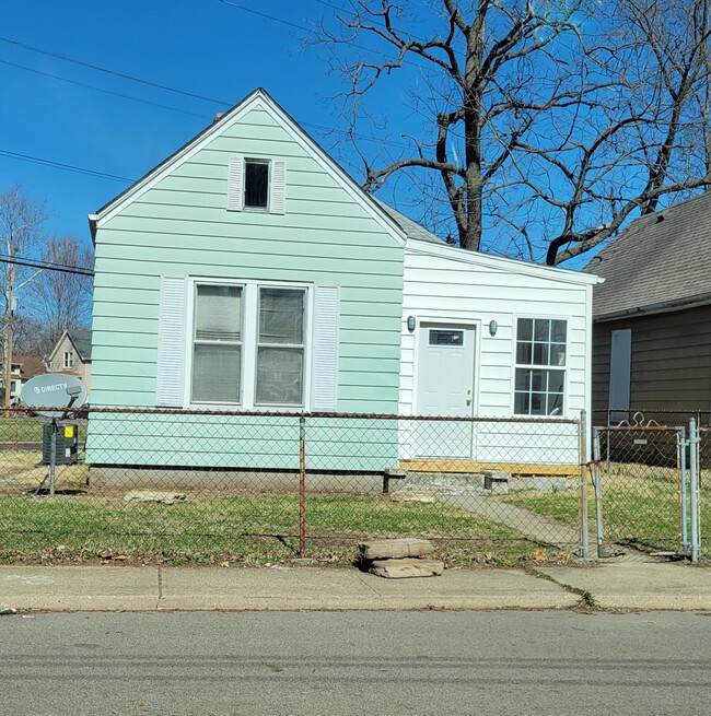 property at 1832 N Gale Ave