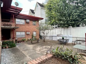 1411 Indiana St in Houston, TX - Building Photo