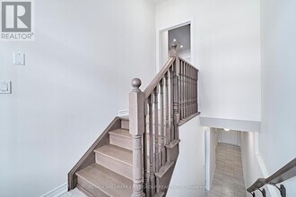 2945 Starlight Dr in Pickering, ON - Building Photo - Building Photo