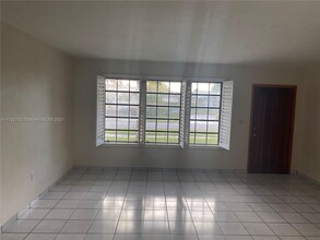 5001 SW 90th Ct-Unit -1 in Miami, FL - Foto de edificio - Building Photo