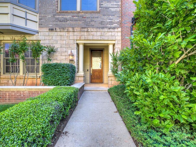 property at 209 N Geary Ave