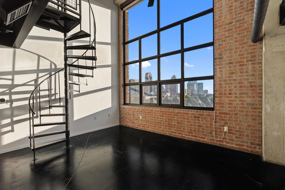 3110 Thomas, Unit 533 in Dallas, TX - Foto de edificio