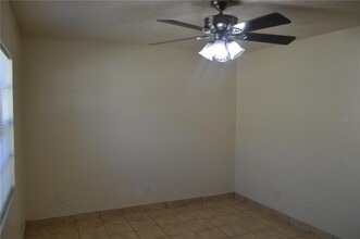 6901 N Blossom Ave in Tampa, FL - Building Photo - Building Photo