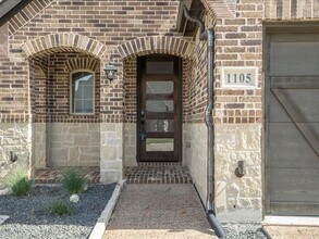 1105 Dame Carol Wy in Carrollton, TX - Building Photo - Building Photo
