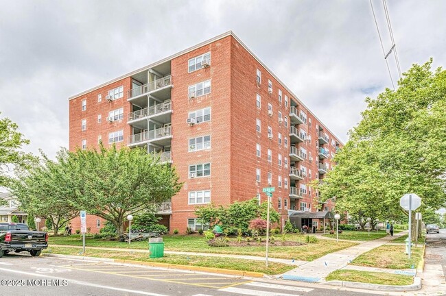 1615 Park Ave, Unit 5B in Asbury Park, NJ - Building Photo - Building Photo